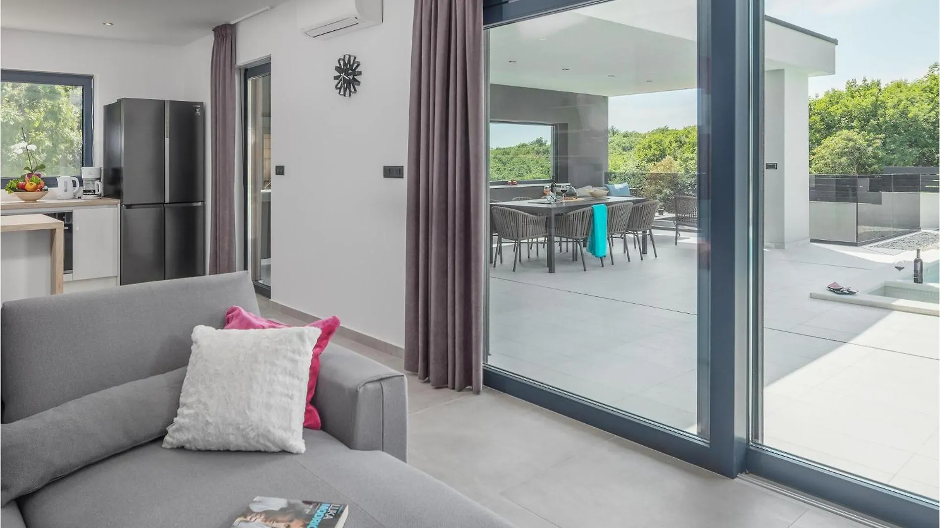 Amazing Home In Rebici With Outdoor Swimming Pool