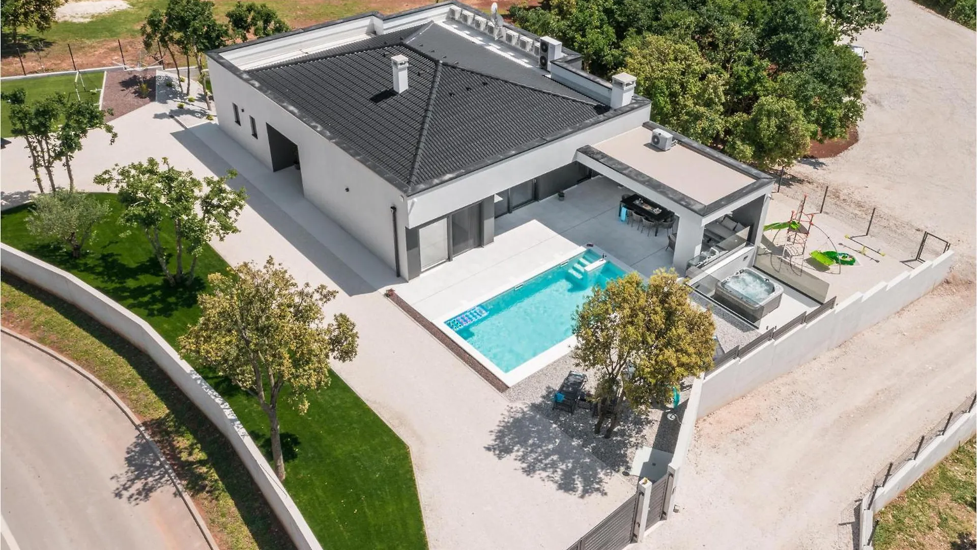 Amazing Home In Rebici With Outdoor Swimming Pool