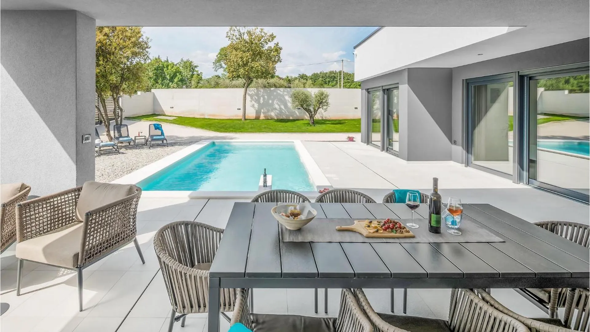 Amazing Home In Rebici With Outdoor Swimming Pool Holiday home